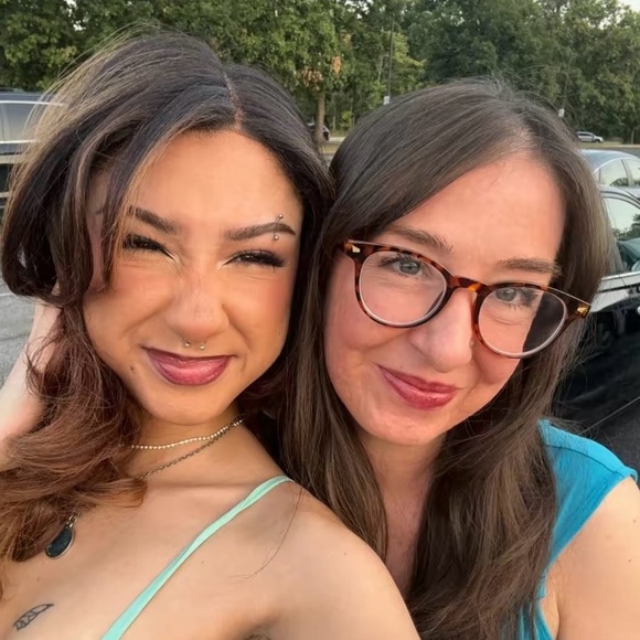 Meet your Posher, Jill - Picture 2 of 7